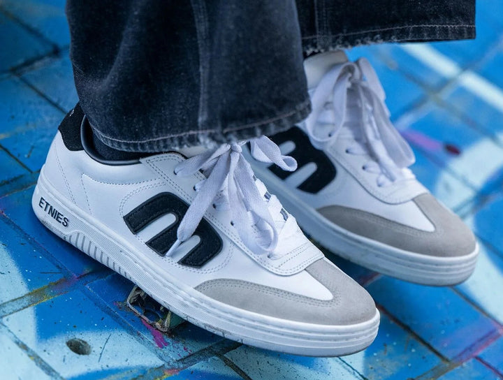 etnies Lowcut Shoe, White Black
