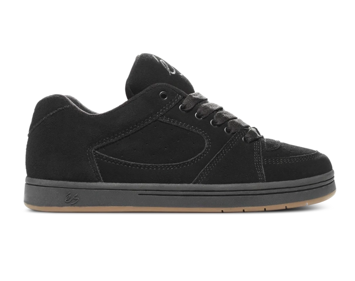 éS Accel OG skate shoes in black with suede upper, classic cupsole, and padded tongue for impact protection and boardfeel.