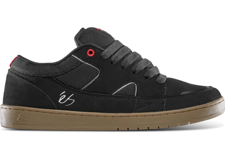 éS Sophisto skate shoes in black with gum sole, featuring lightweight construction, durable upper, and modern design for technical skateboarding.