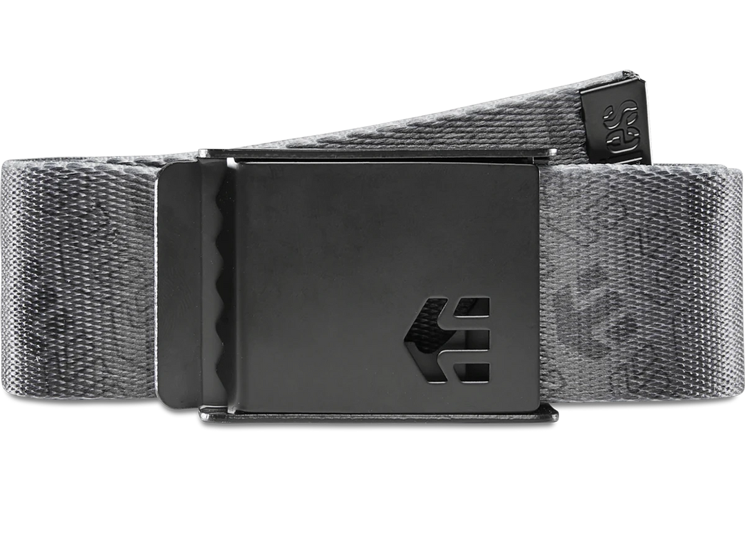 Etnies Icon Belt in black with metal buckle and subtle logo—adjustable, durable, and built for everyday skatewear.