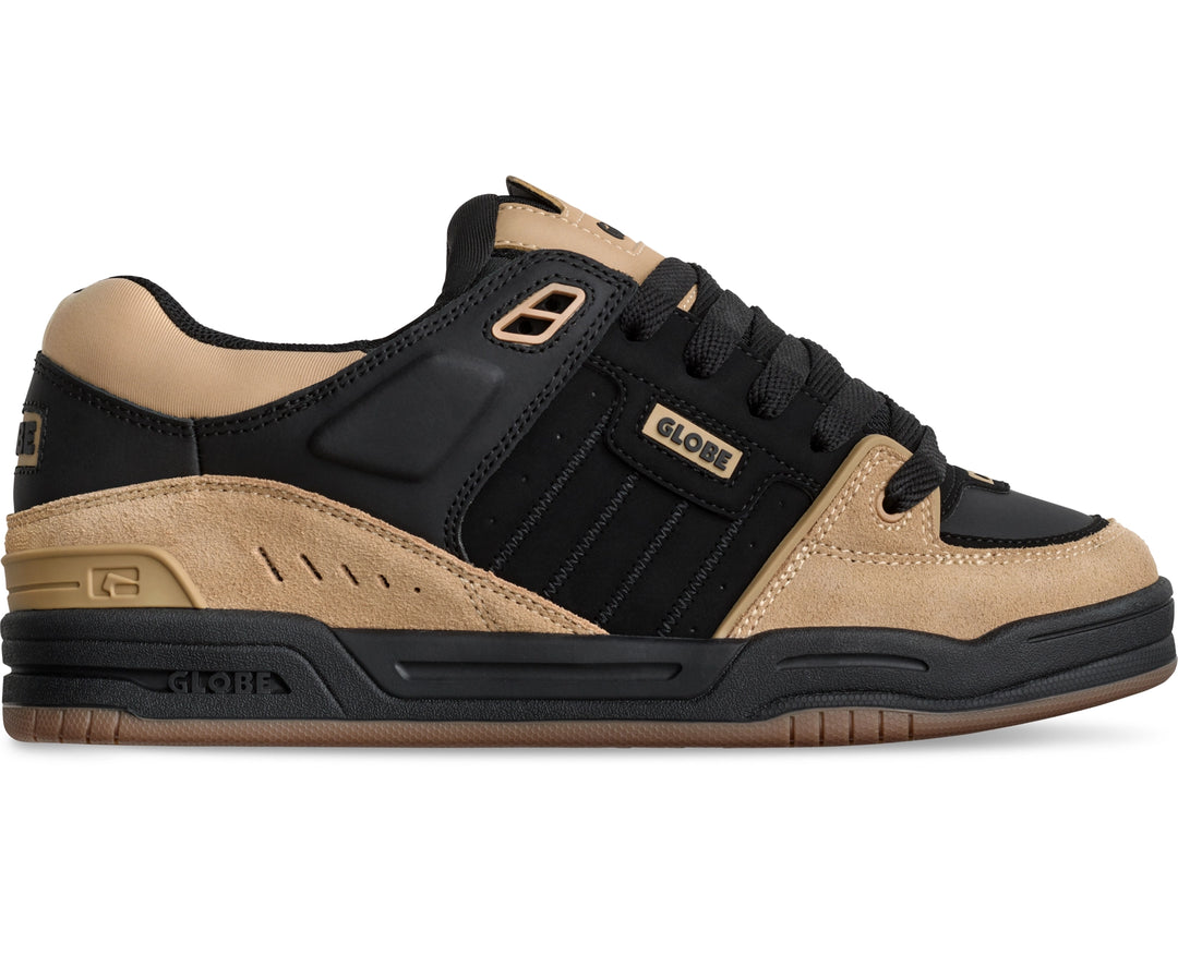 Globe Fusion Black Dune skate shoes with suede and nubuck panels, Nitrocel cushioning, and S-Trac grip sole.