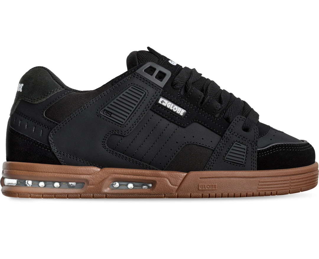 Globe Sabre Onyx Gum skate shoes with Nitrocel airbag sole and S-Trac grip in black and gum colorway.