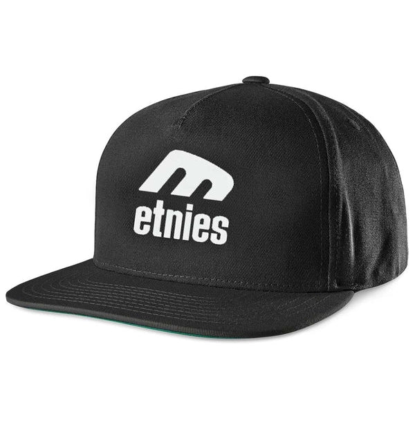 étnies Icon E Hat black – 5-panel flat brim snapback with embroidered logo and adjustable closure.