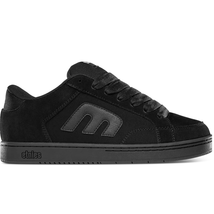 etnies Kingpin 2K Triple Black puffy skate shoes with tonal E logo