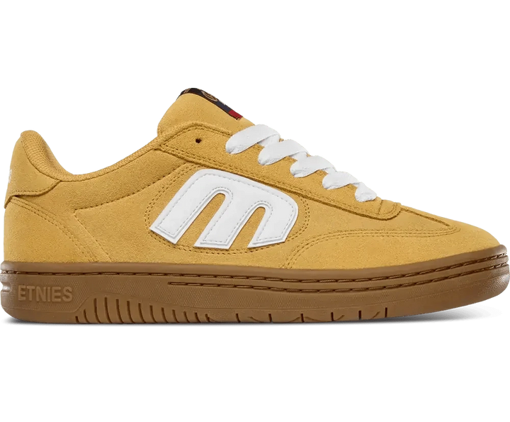 etnies Locut skate shoes in tan white gum with suede upper and classic gum sole