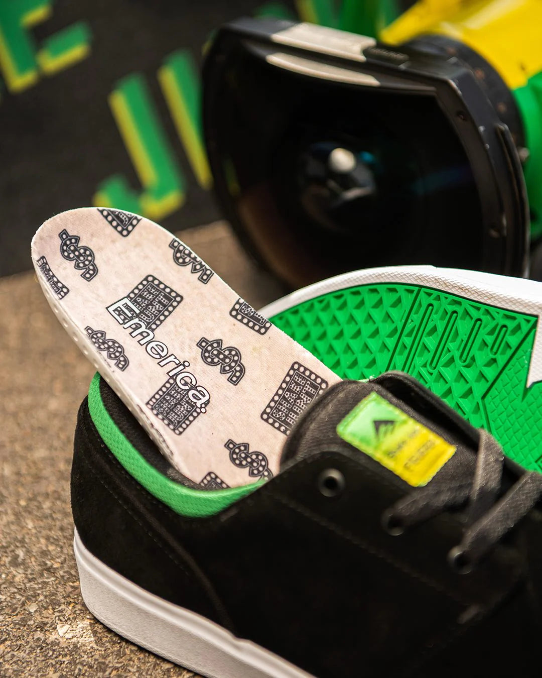 Emerica shake junt shoes on sale